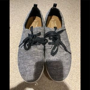 TOMS size 8 grey/white tennis shoes